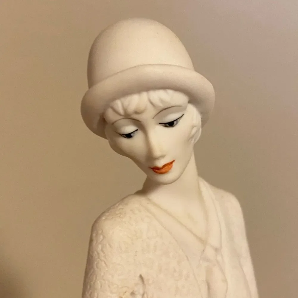 Capodimonte Giuseppe Armani Florence Italy “lady with flowers “ porcelain figure - Picture 9 of 14